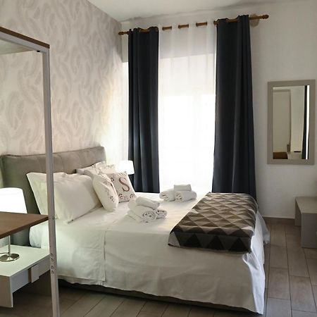 B&B Bovio Square XIV Наполи Екстериор снимка