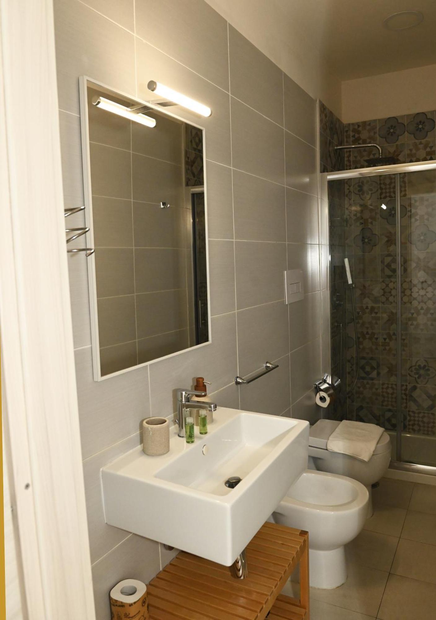 B&B Bovio Square XIV Наполи Екстериор снимка