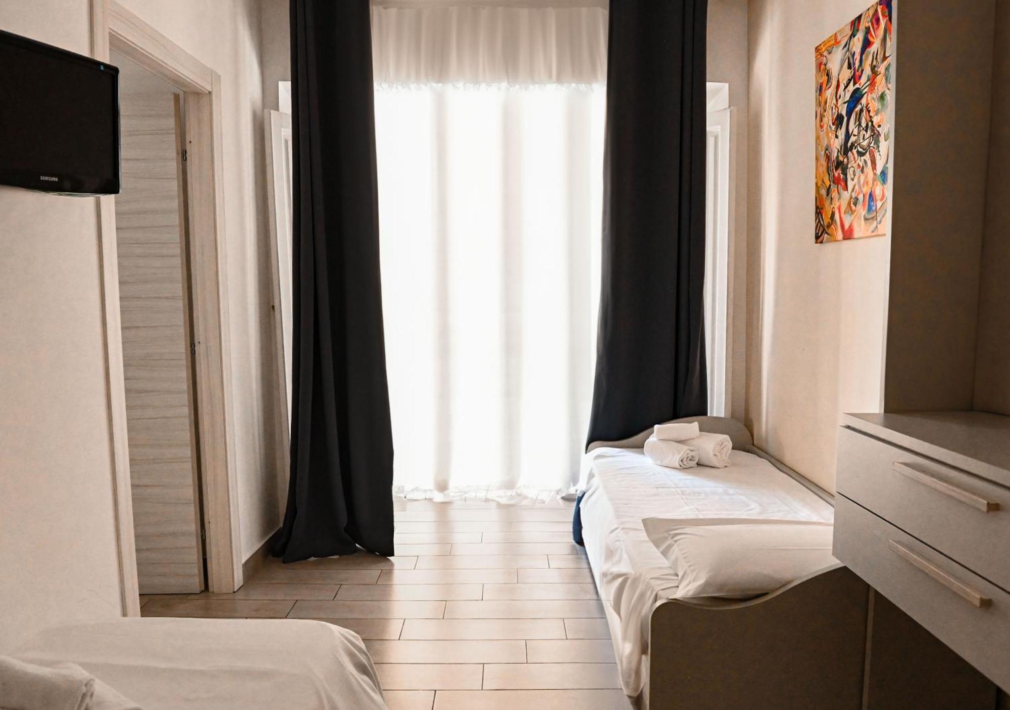 B&B Bovio Square XIV Наполи Екстериор снимка